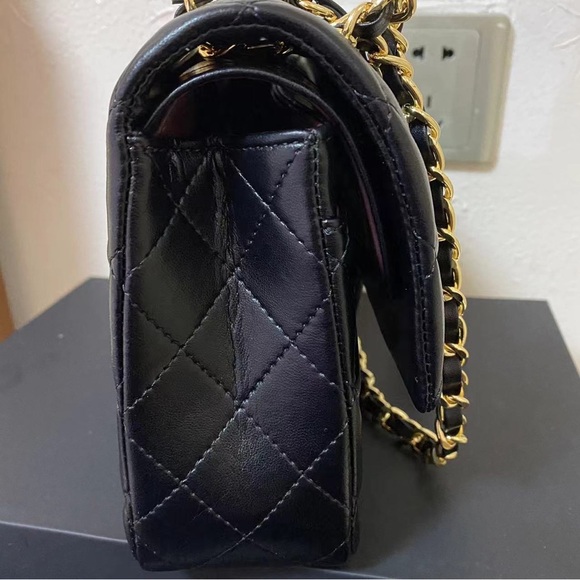 Chanel Black Quilted Shoulder Bag with Gold Chain - Picture 11 of 13